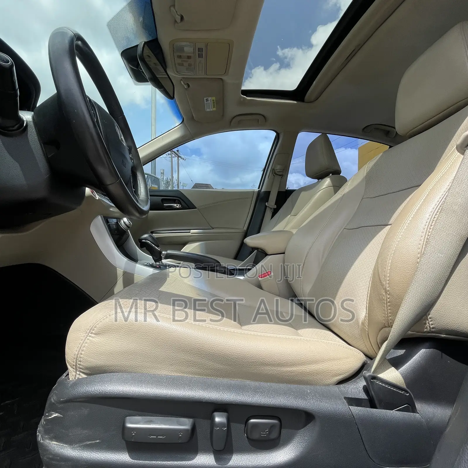 Honda Accord Touring V-6 4dr Sedan (3.5L 6cyl 6A) 2014 White