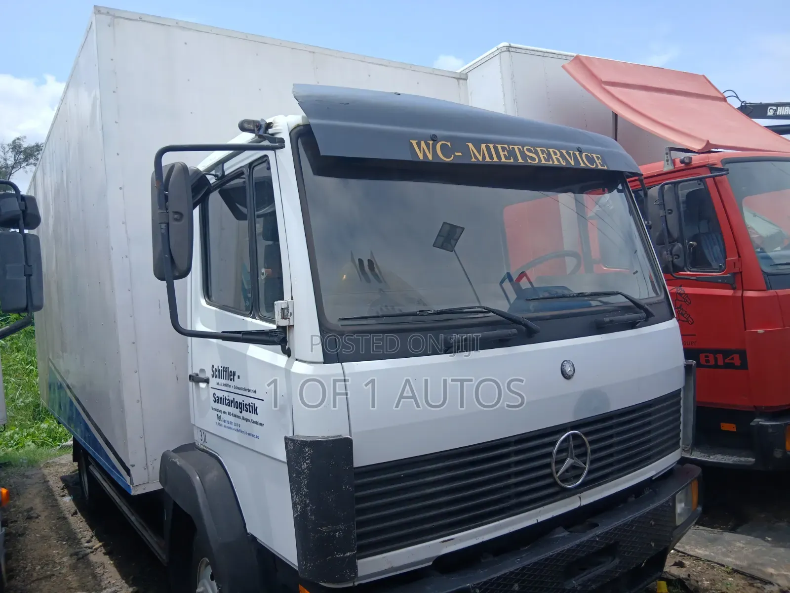 Mercedez Benz White Colour 814
