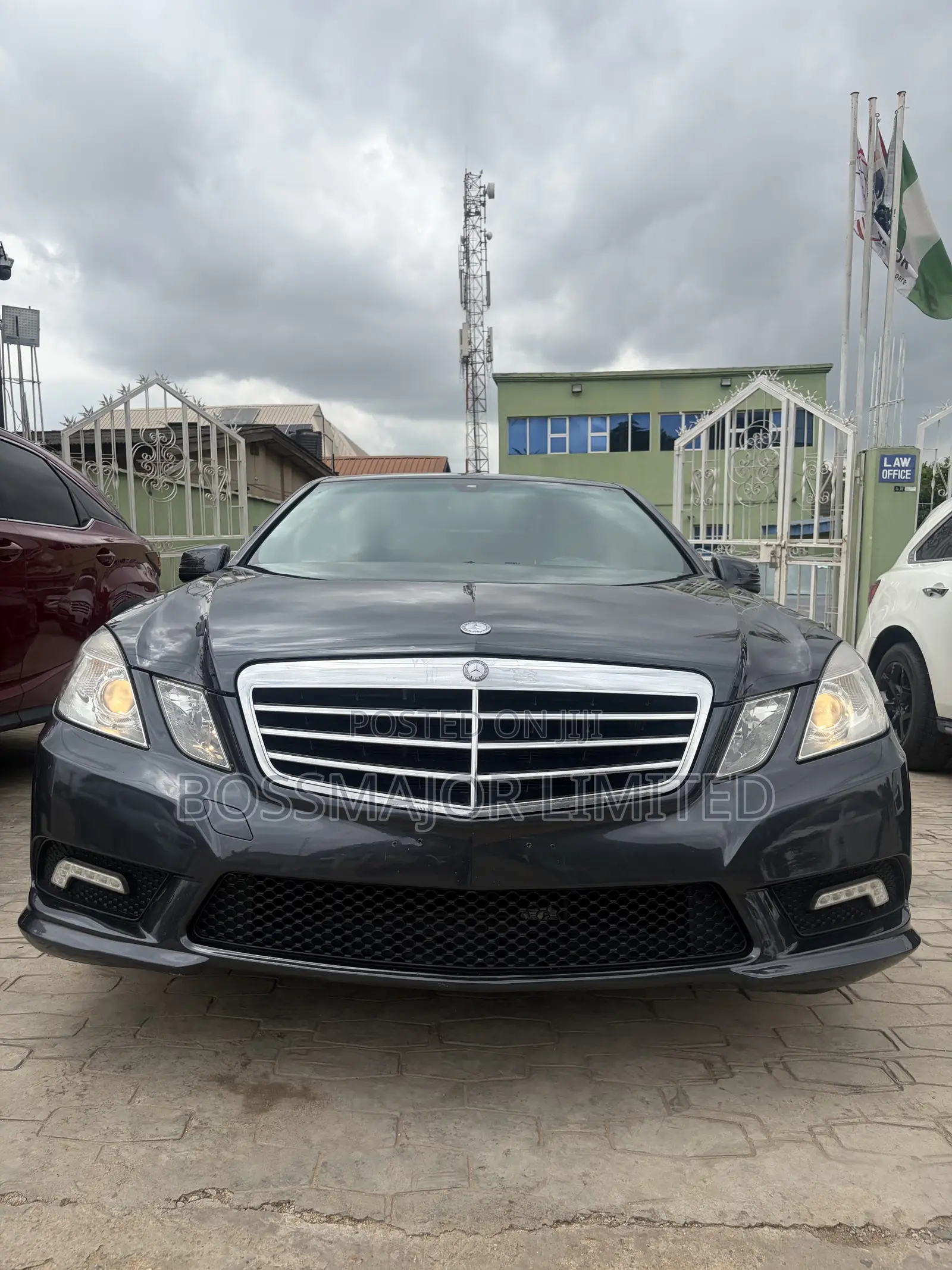 Mercedes-Benz E350 Base 4Matic Sedan AWD (3.5L 6cyl 7A) 2011 Gray