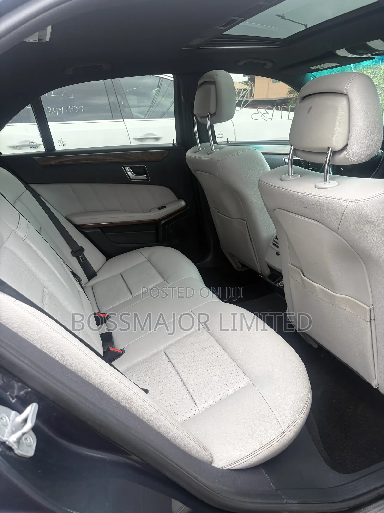 Mercedes-Benz E350 Base 4Matic Sedan AWD (3.5L 6cyl 7A) 2011 Gray