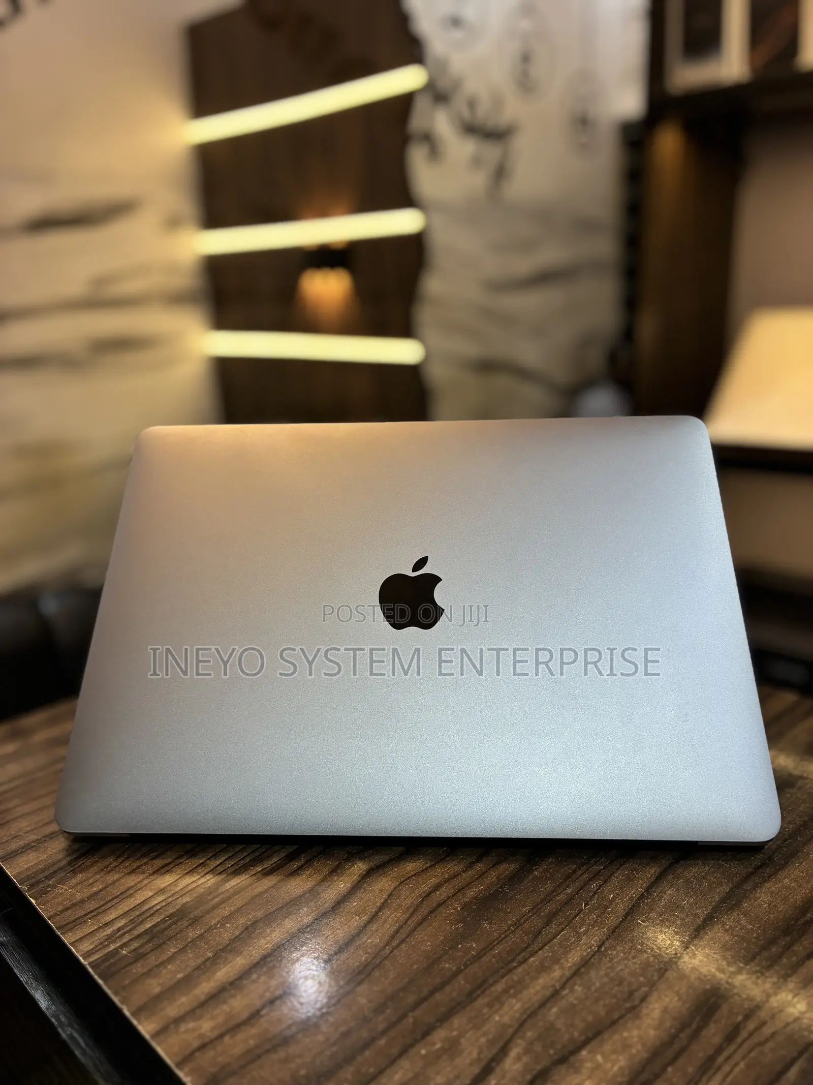 Laptop Apple MacBook Pro 2020 8GB Apple M1 SSD 512GB