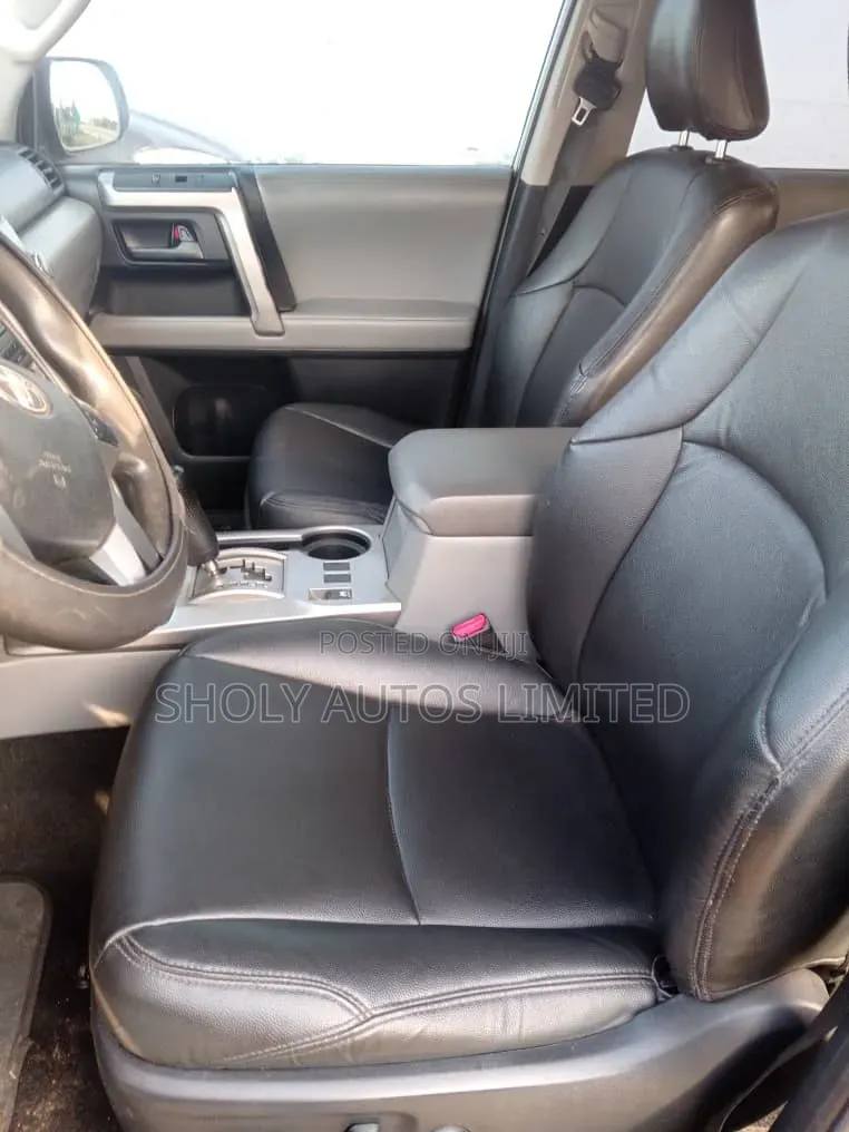 Toyota 4-Runner SR5 2WD 2012 Silver