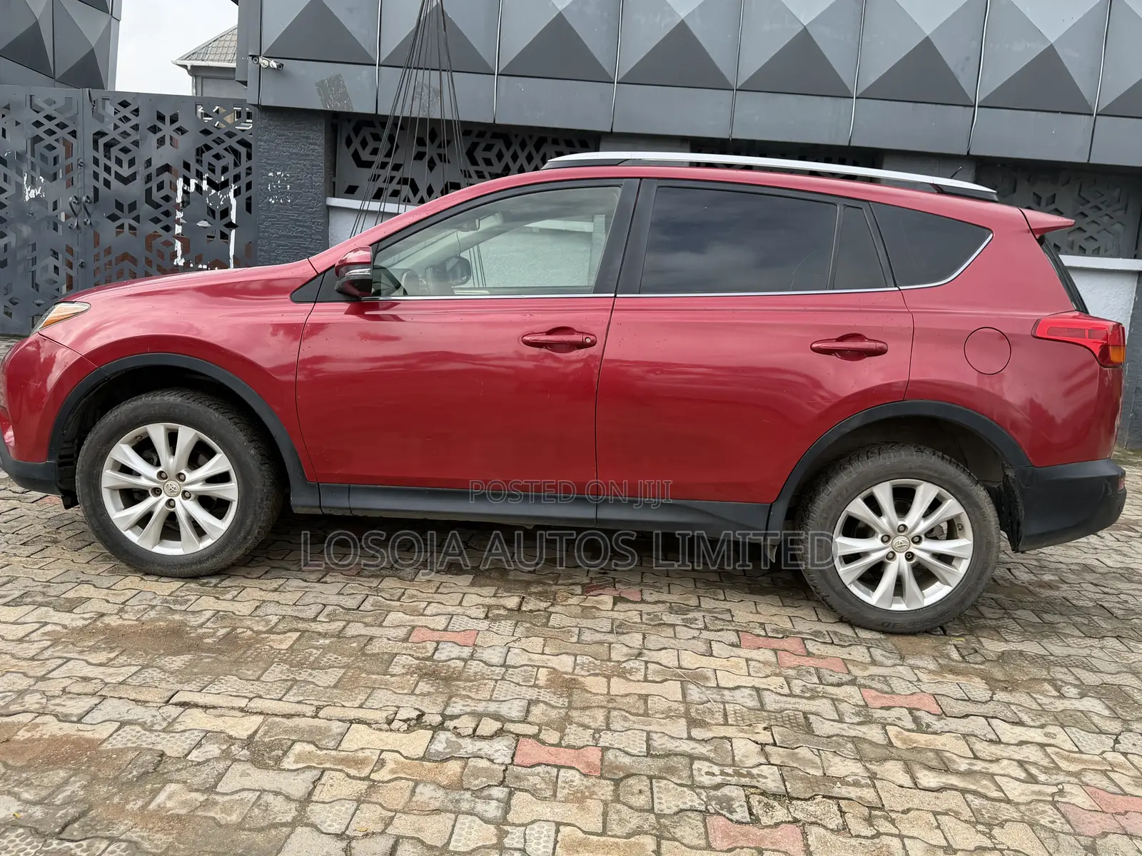 Toyota RAV4 Limited FWD (2.5L 4cyl 6A) 2016 Red