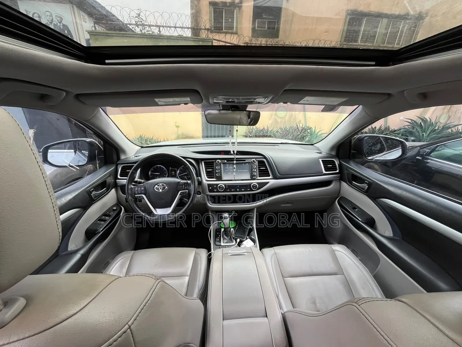 Toyota Highlander XLE 2019 Silver