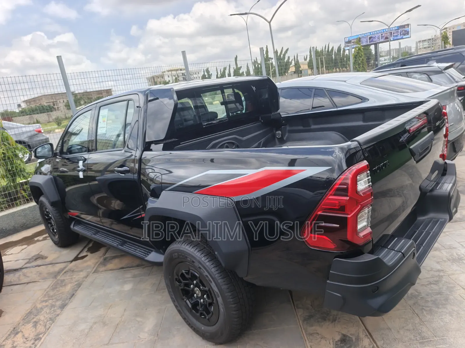 New Toyota Hilux 2025 Black