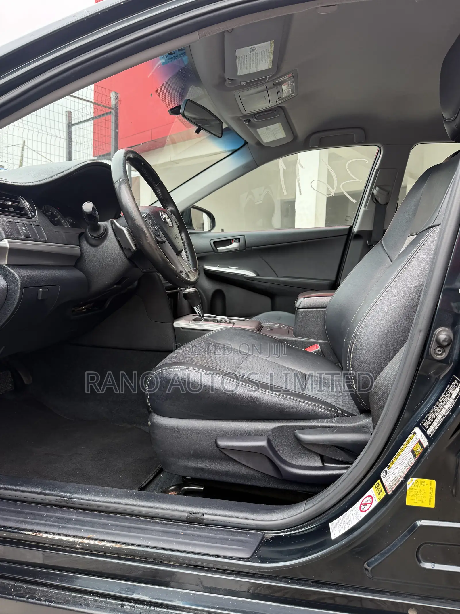 Toyota Camry SE 4dr Sedan (2.5L 4cyl 6A) 2012 Blue