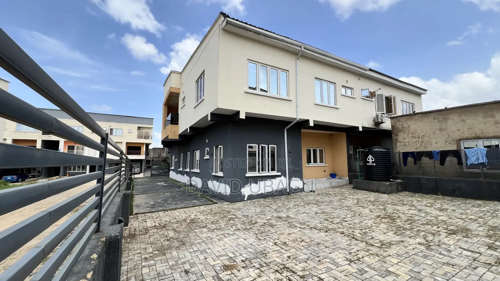 4bdrm Duplex in Paradise, Life Camp for sale