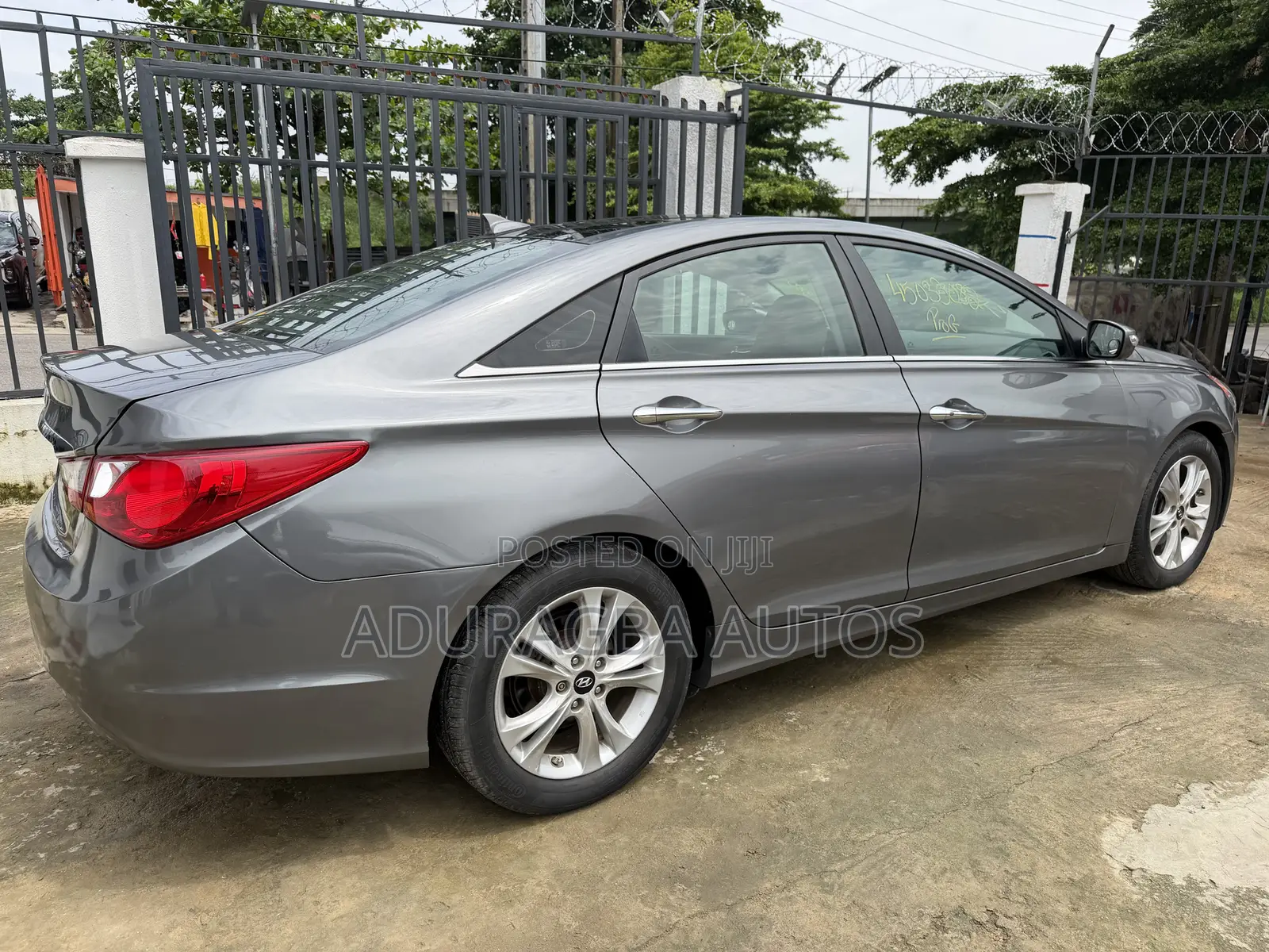 Hyundai Sonata Limited 2.0T Sedan (2.0L 4cyl 6A) 2013 Gray