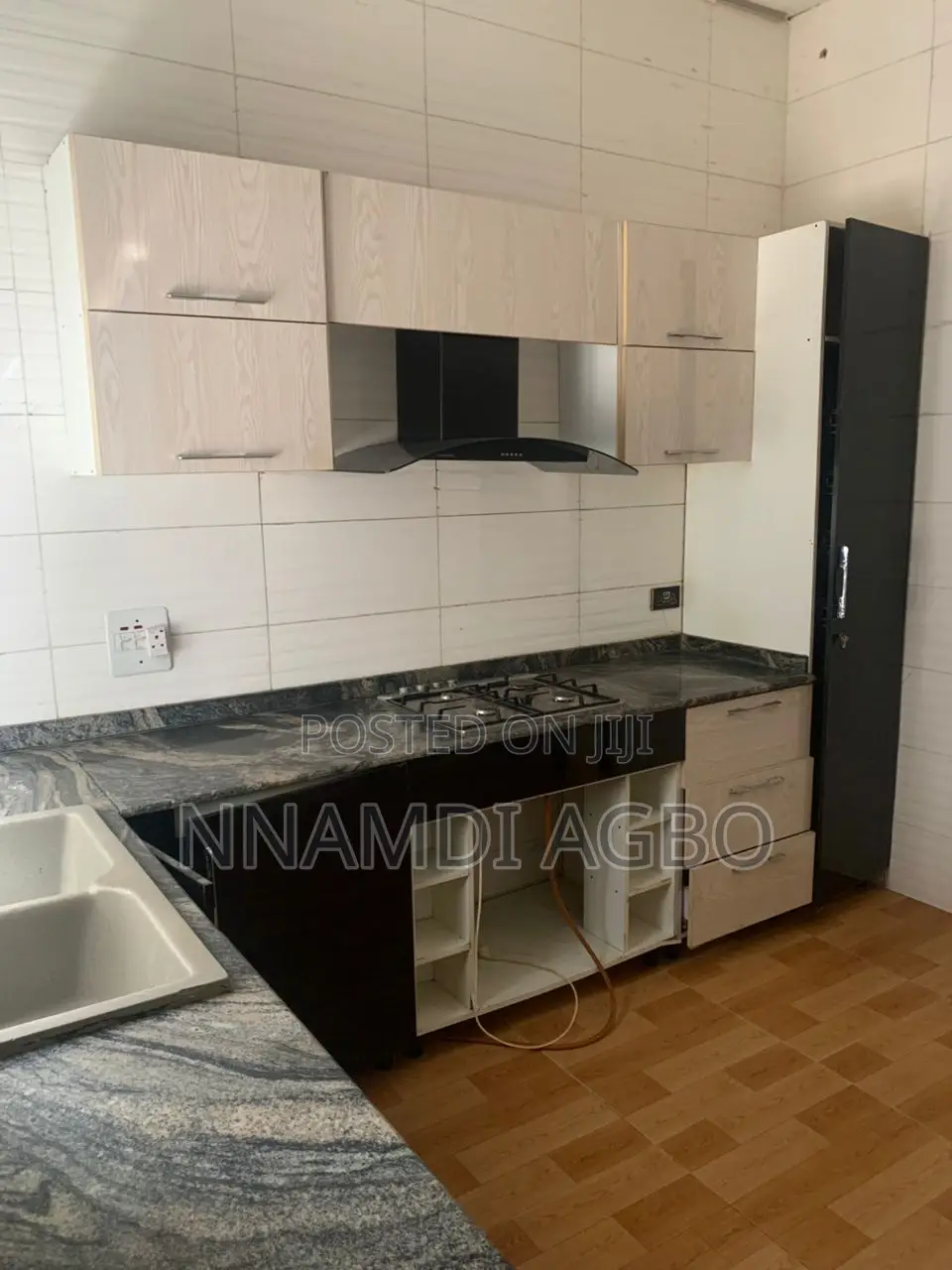 4bdrm Duplex in Chevron for rent