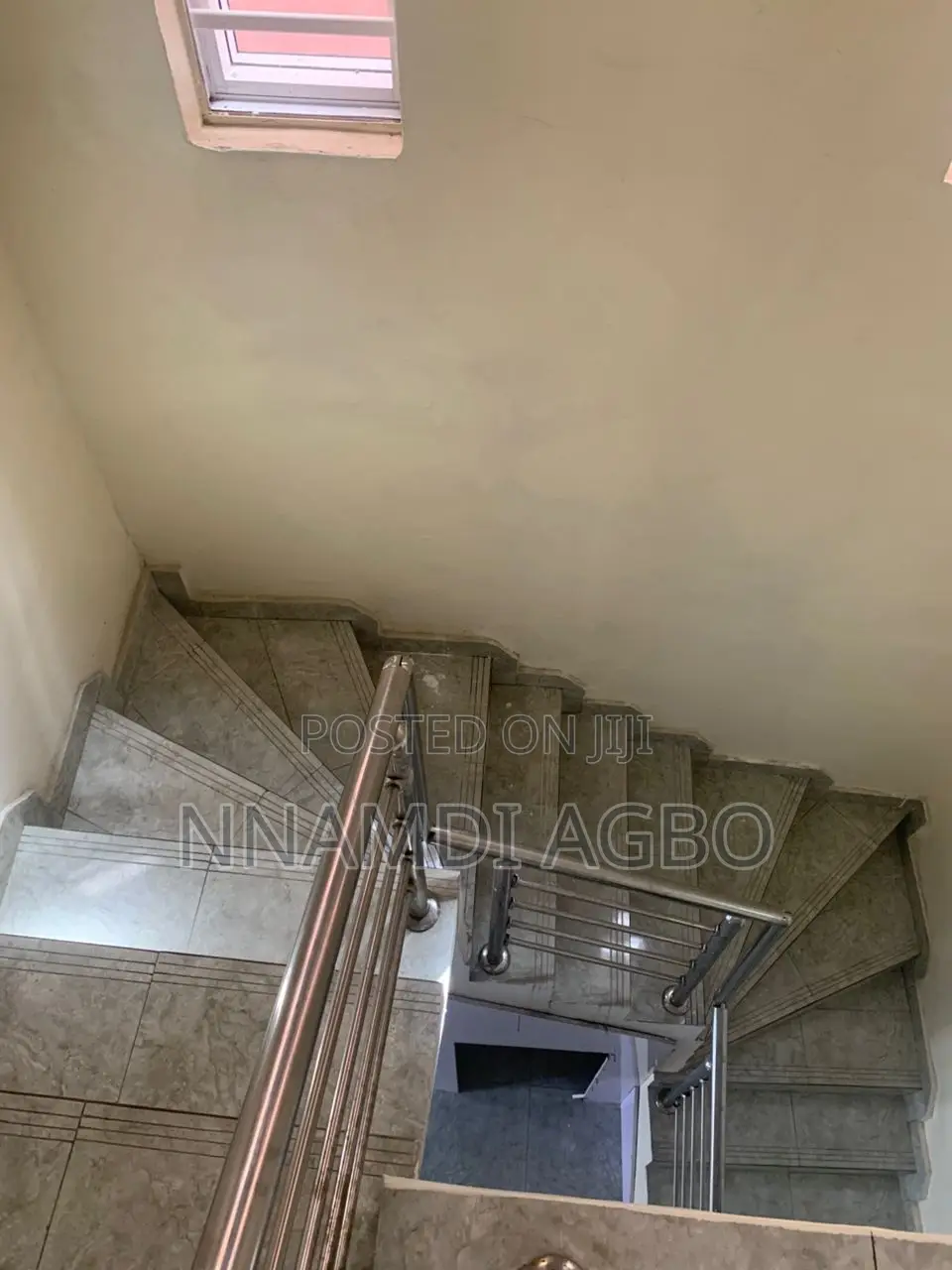 4bdrm Duplex in Chevron for rent