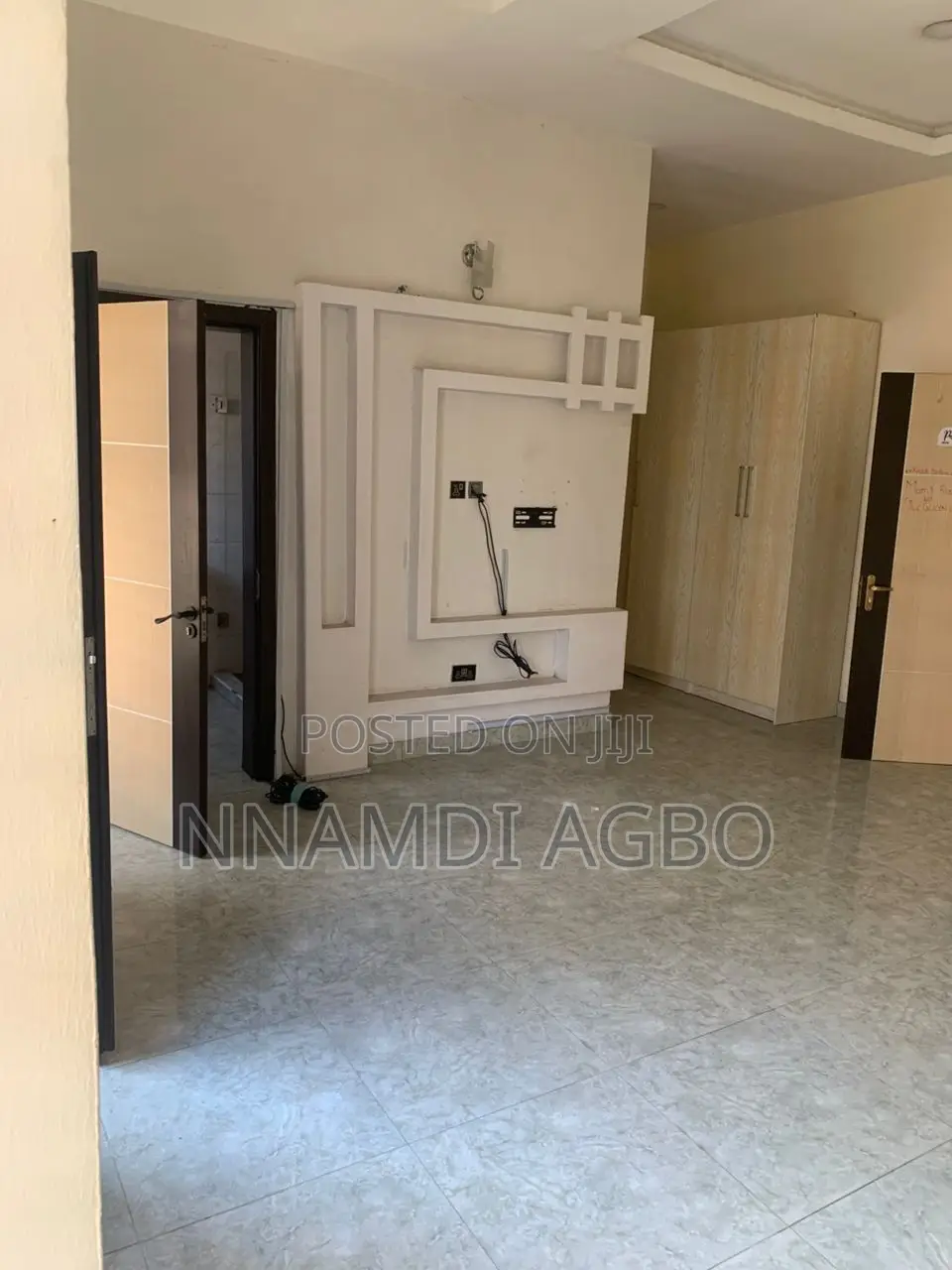 4bdrm Duplex in Chevron for rent