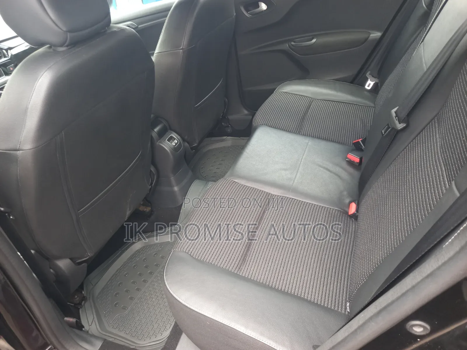 Peugeot 301 2019 Black
