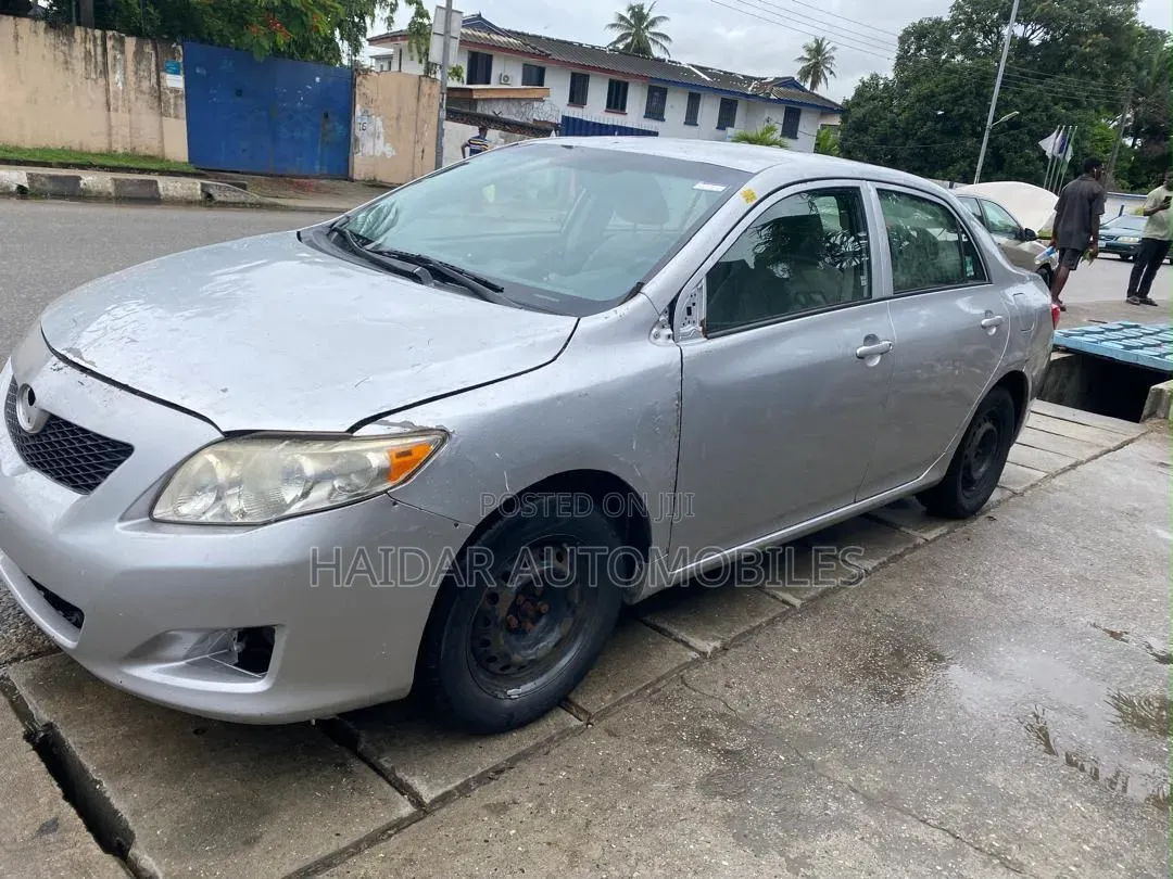 Toyota Corolla 2009 Silver