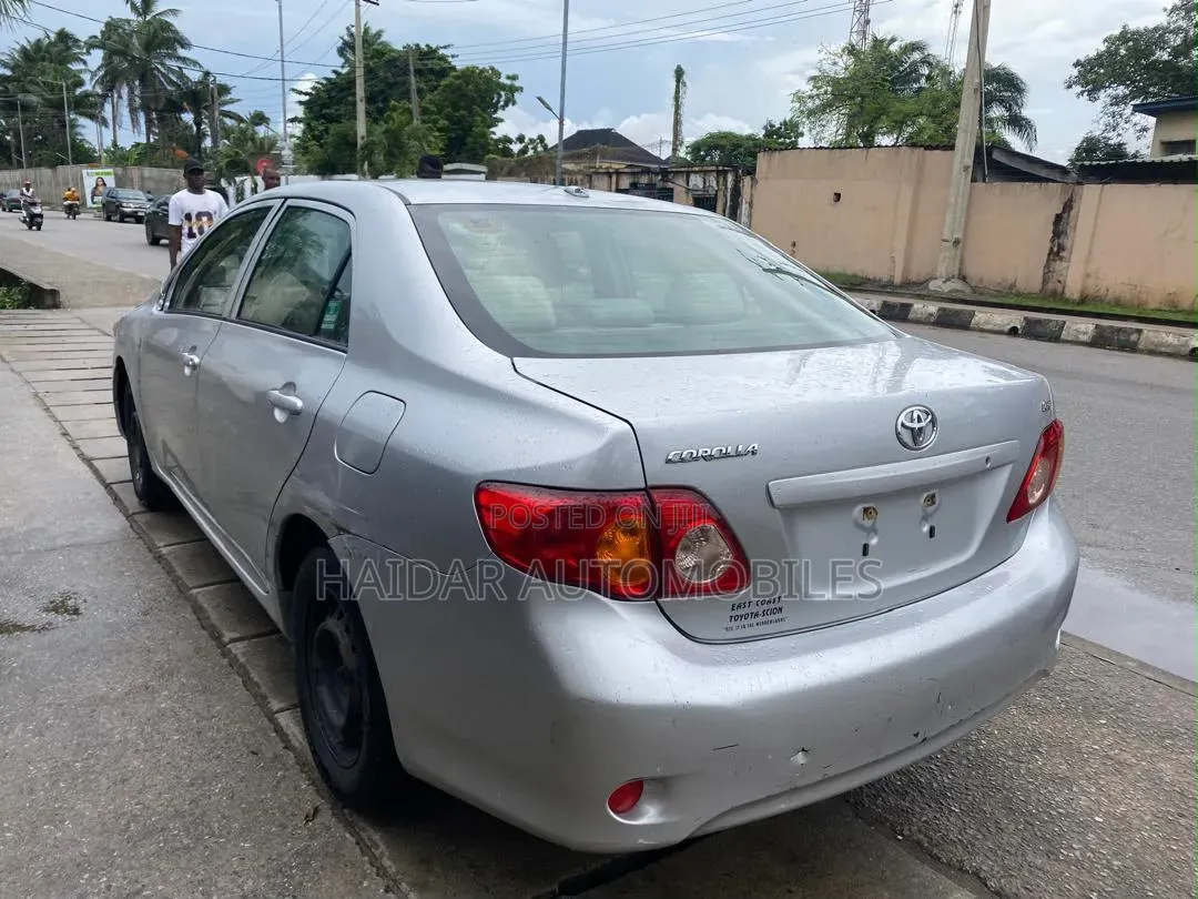 Toyota Corolla 2009 Silver