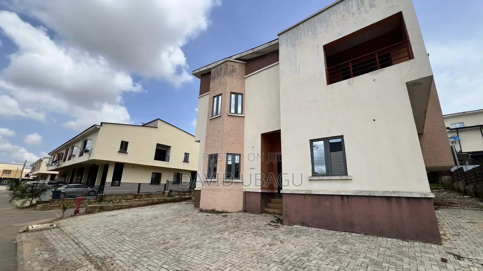 5bdrm Duplex in Paradise Estate, Life Camp for sale