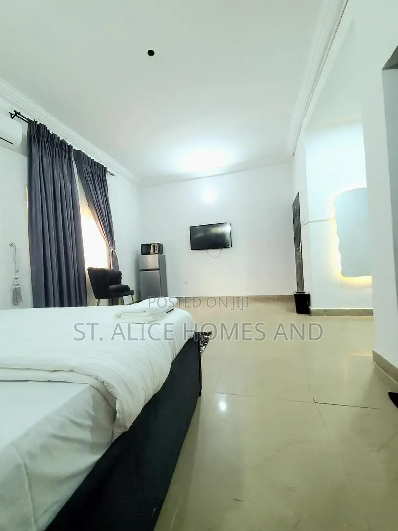 Hoolio_ Silver Studio Apartment, Gaduwa, Abuja
