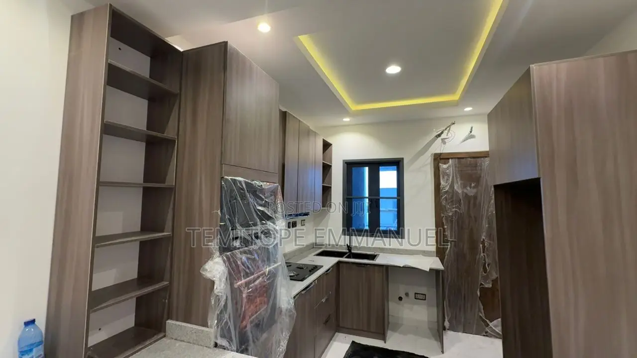 Furnished 3bdrm Apartment in Ikate for sale