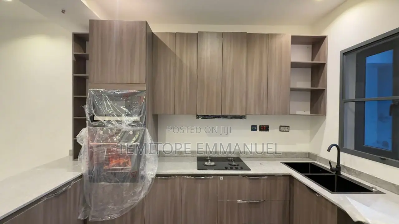 Furnished 3bdrm Apartment in Ikate for sale
