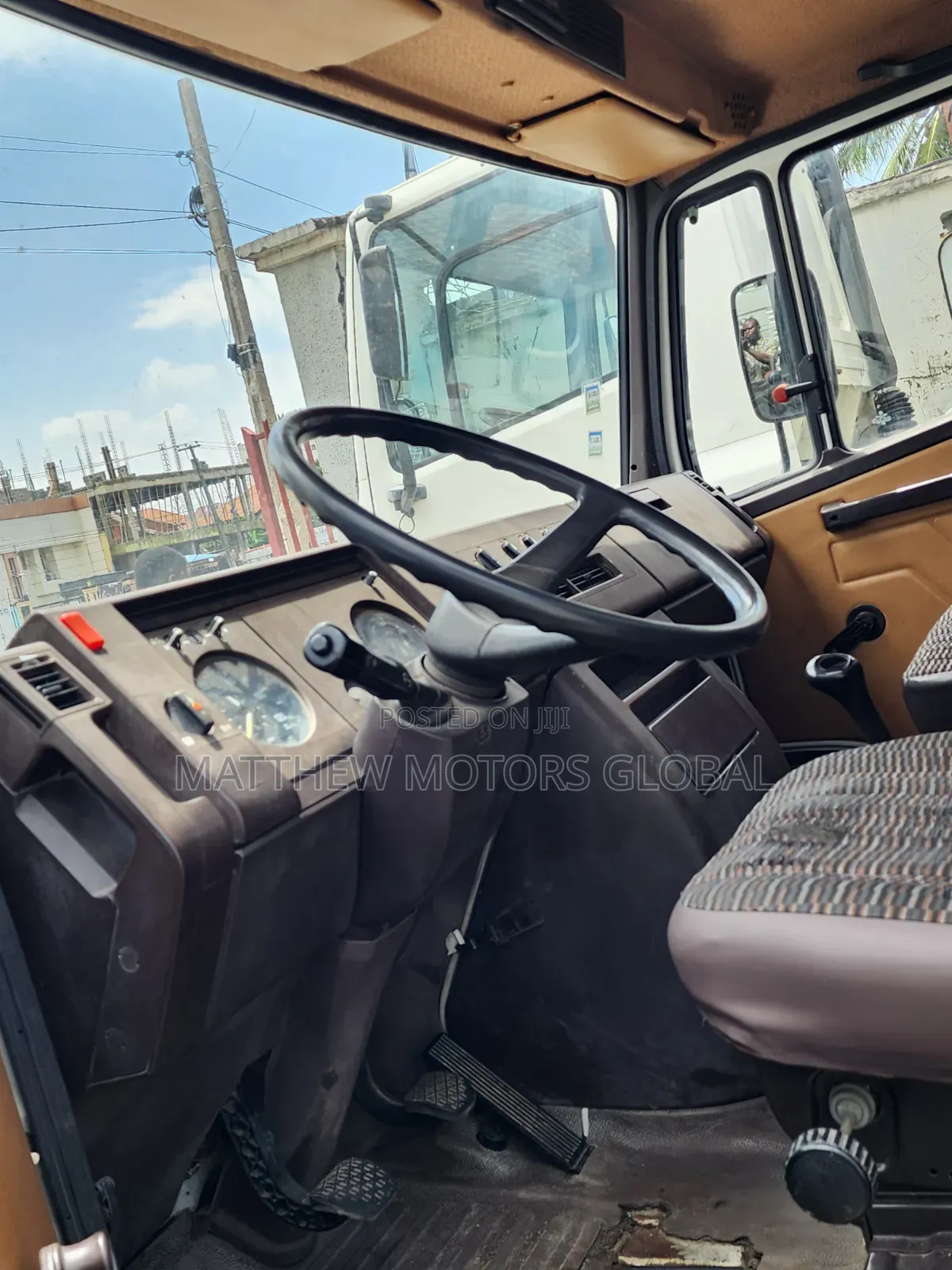 Super Clean Foreign Used Mercedes Benz 711 Truck