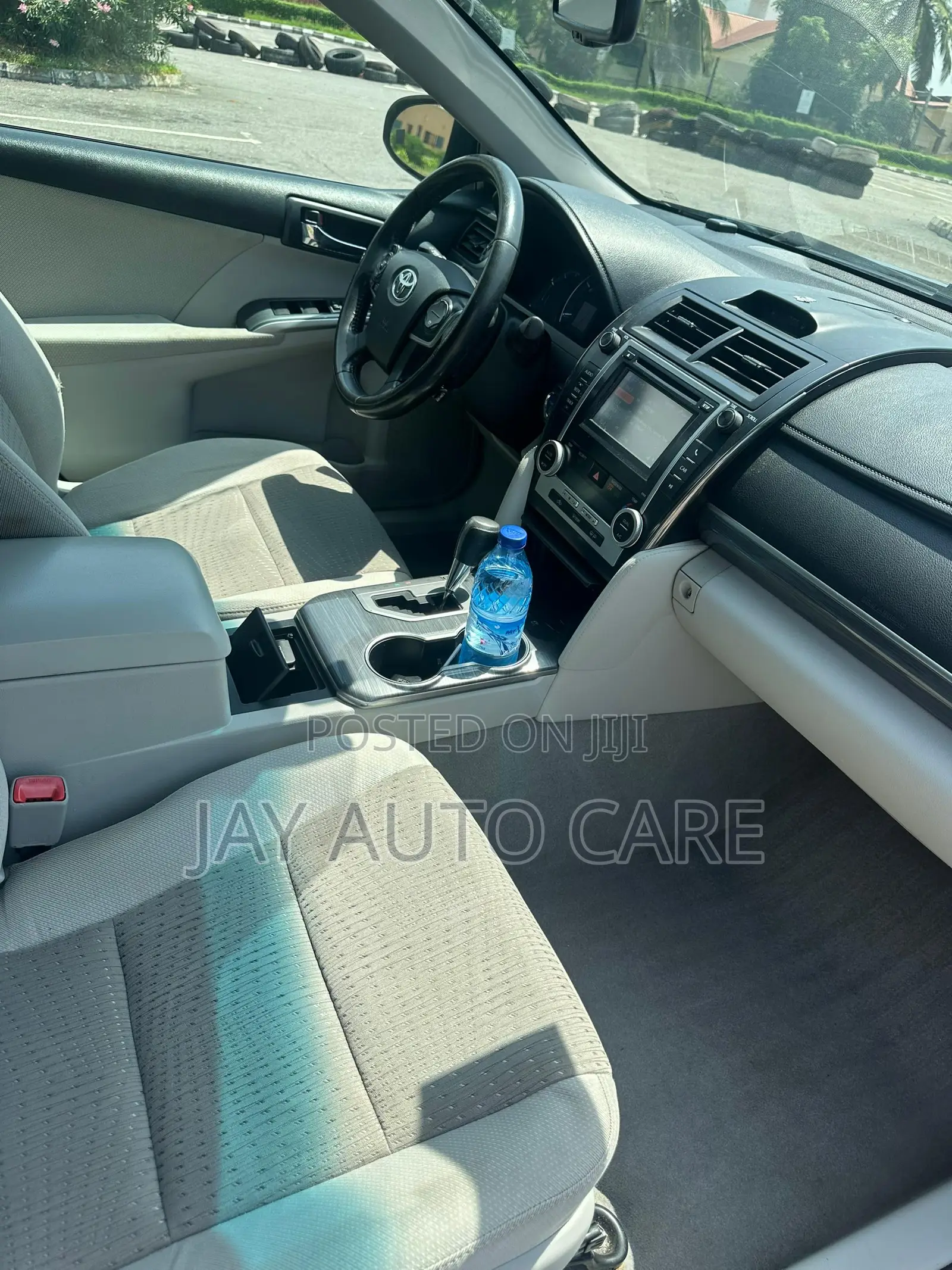 Toyota Camry Hybrid XLE 2012 Gray