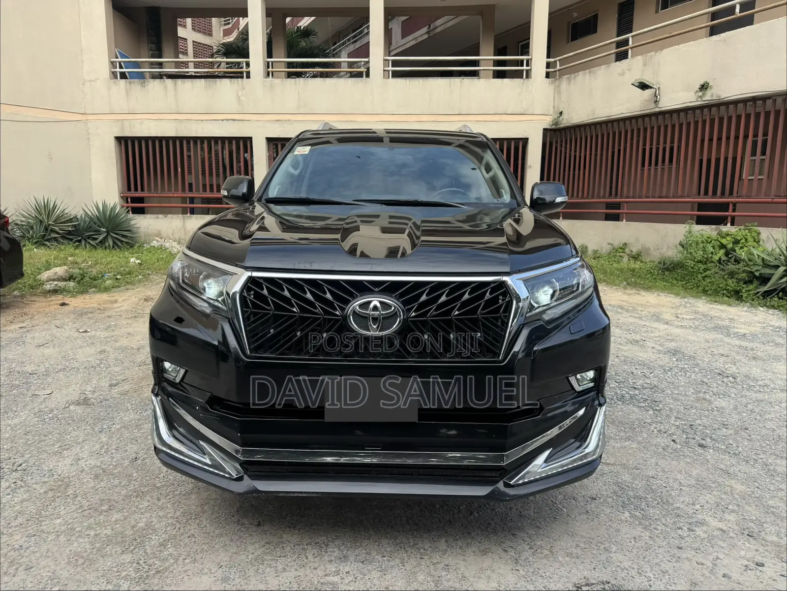 Toyota Land Cruiser Prado 2.7 2022 Black