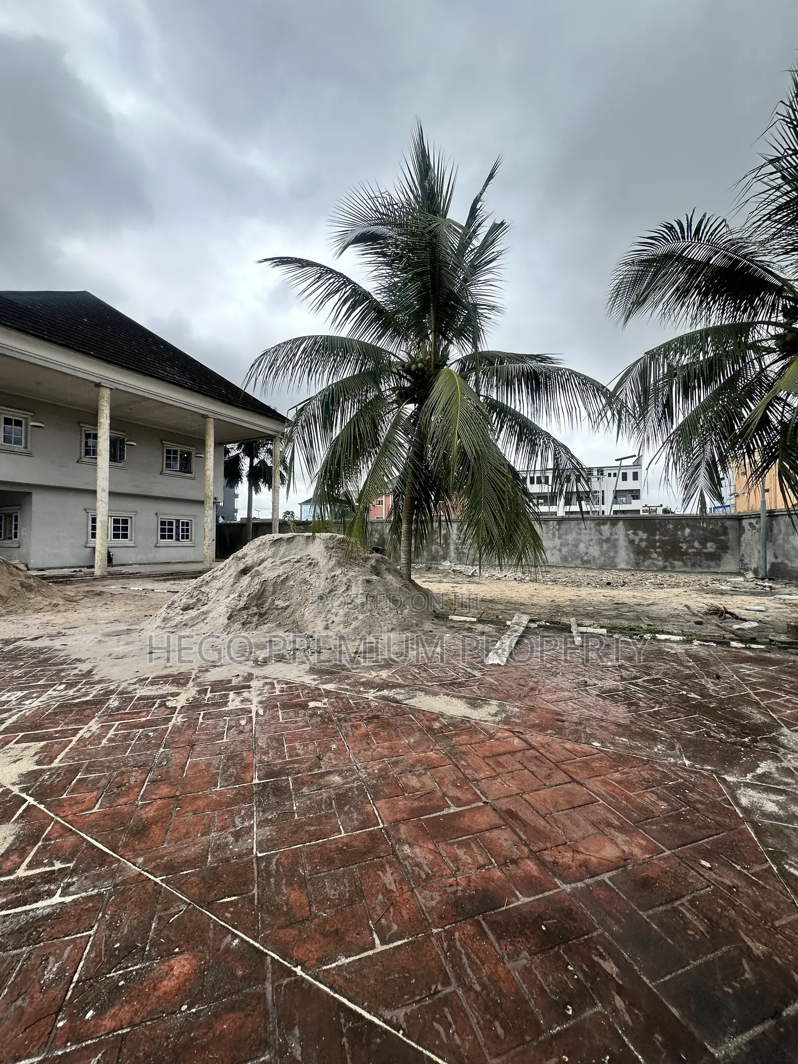 8bdrm Duplex in Abacha Road, GRA Phase 3 / Port-Harcourt for rent
