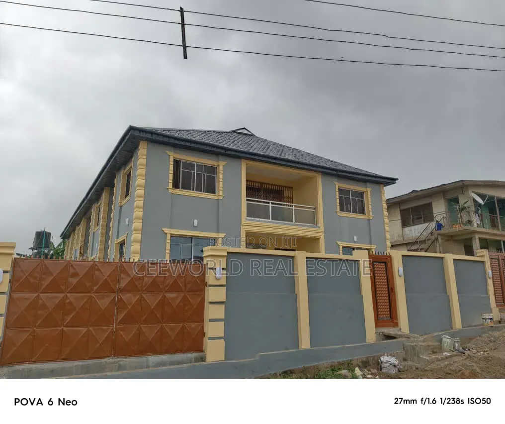 3bdrm Block of Flats in Eyin Grammar, Molete for sale