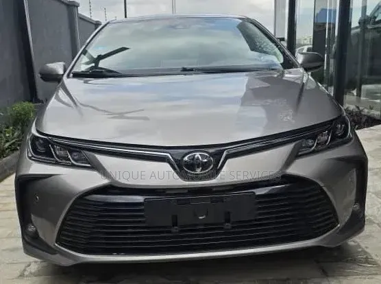 Toyota Corolla XSE 2021 Gold