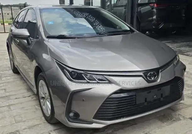 Toyota Corolla XSE 2021 Gold