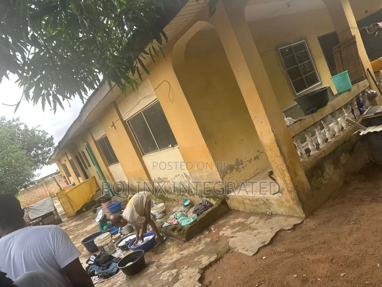 6bdrm Bungalow in Sholaja Atere Off for sale