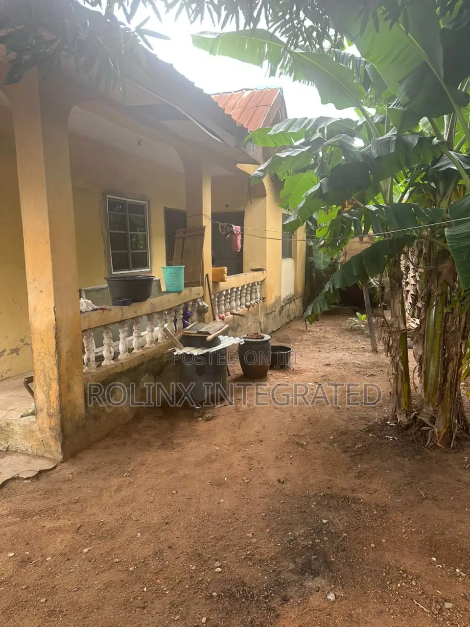 6bdrm Bungalow in Sholaja Atere Off for sale