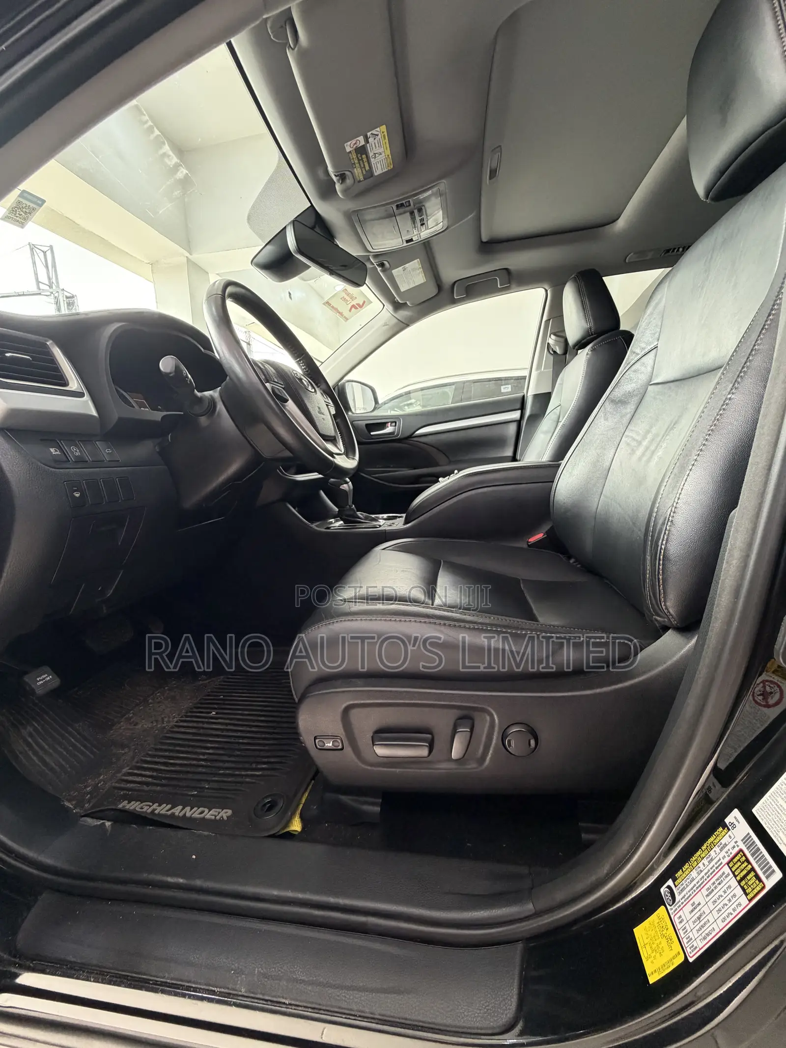 Toyota Highlander LE Plus 4x4 V6 (3.5L 6cyl 8A) 2017 Black