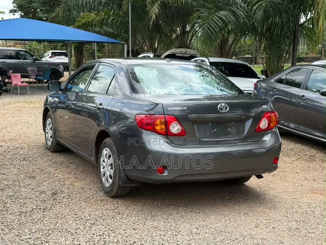 Toyota Corolla 2010 Gray