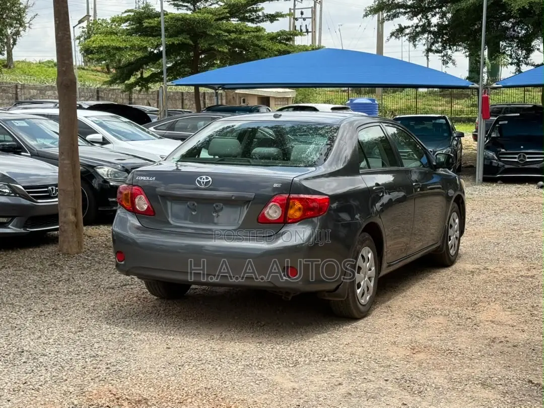 Toyota Corolla 2010 Gray