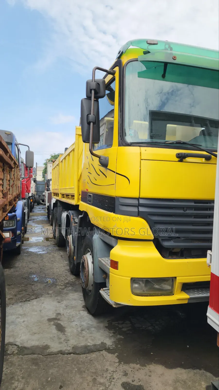 Mercedes Benz Actros Tipper 12 Tires 2001 Yellow