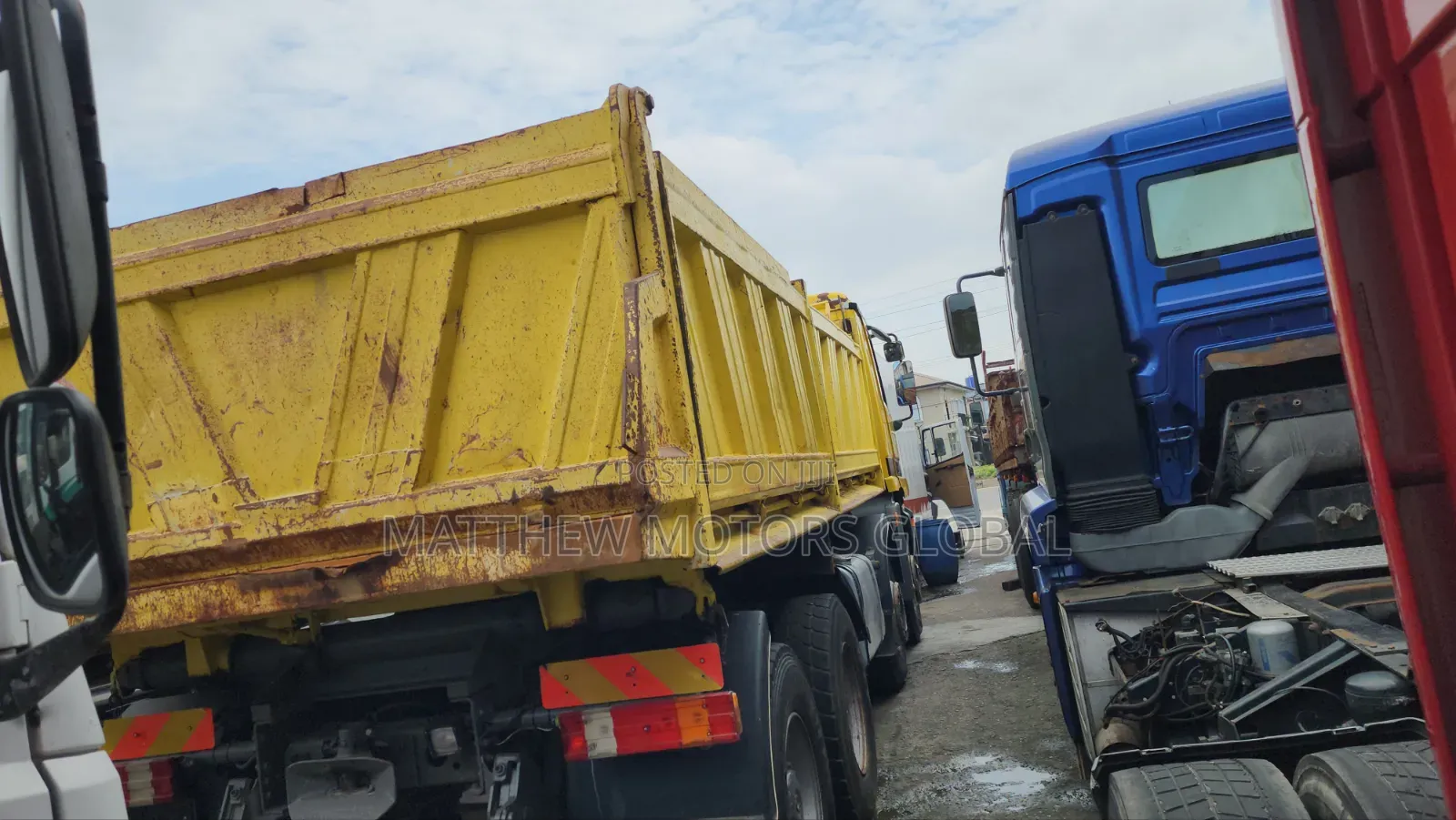 Mercedes Benz Actros Tipper 12 Tires 2001 Yellow