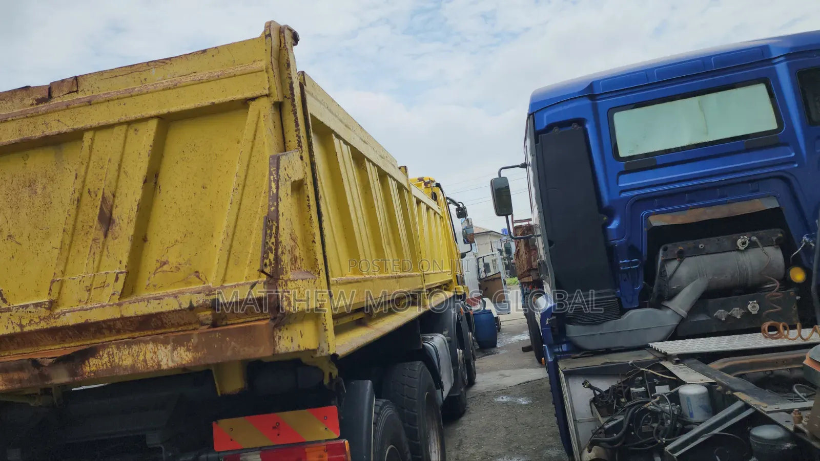 Mercedes Benz Actros Tipper 12 Tires 2001 Yellow