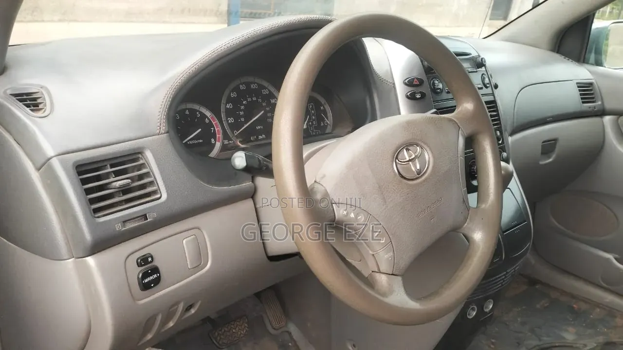 Toyota Sienna 2006 Gray