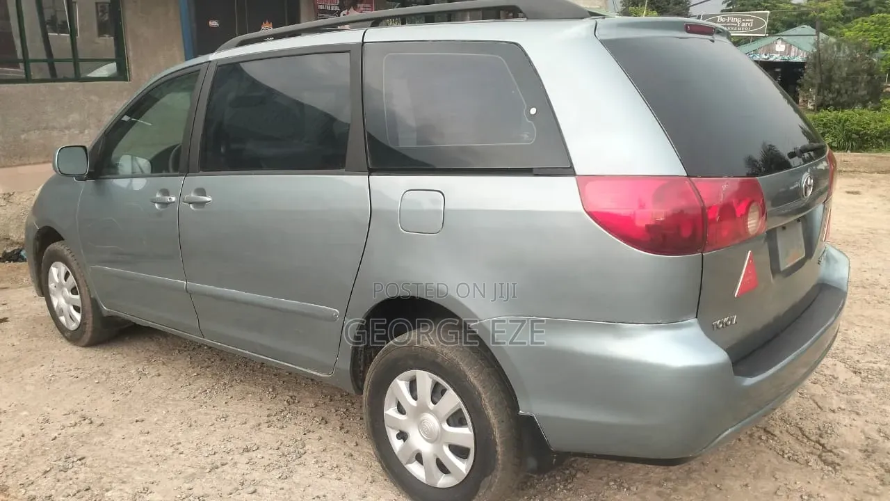Toyota Sienna 2006 Gray