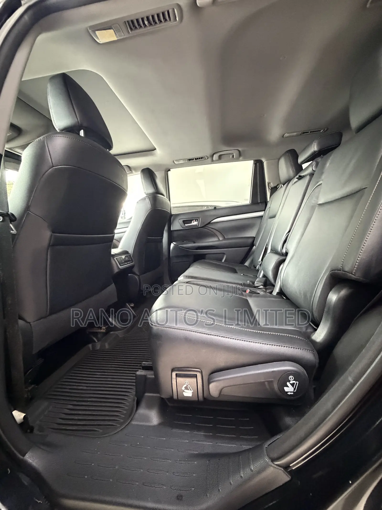 Toyota Highlander LE Plus 4x4 V6 (3.5L 6cyl 8A) 2017 Black