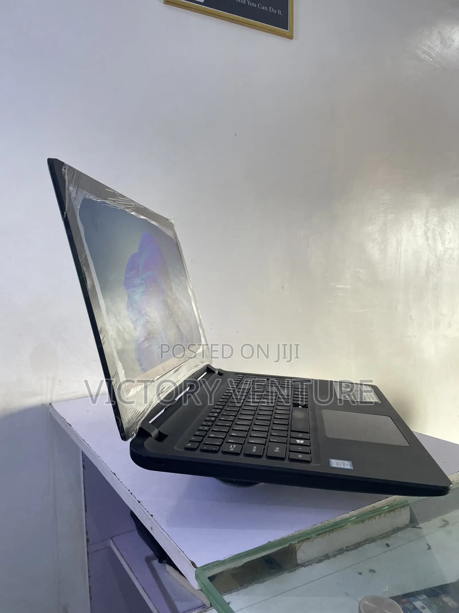 New Laptop Acer Aspire ES1 4GB Intel Core i3 HDD 700GB