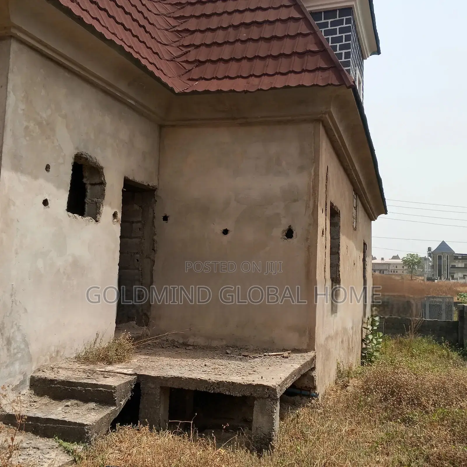 4bdrm Penthouse in Lugbe District. for sale