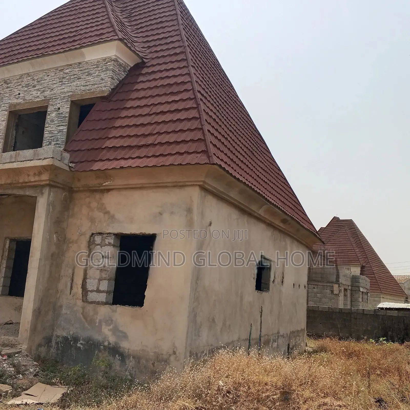 4bdrm Penthouse in Lugbe District. for sale