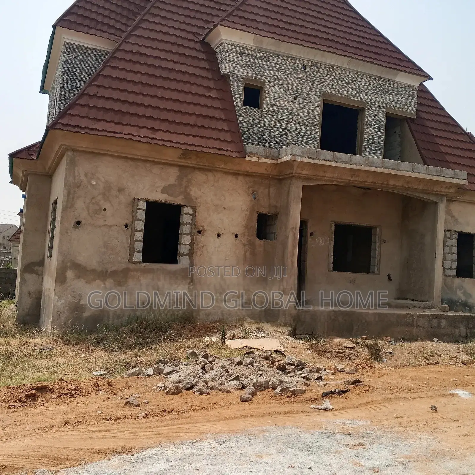4bdrm Penthouse in Lugbe District. for sale