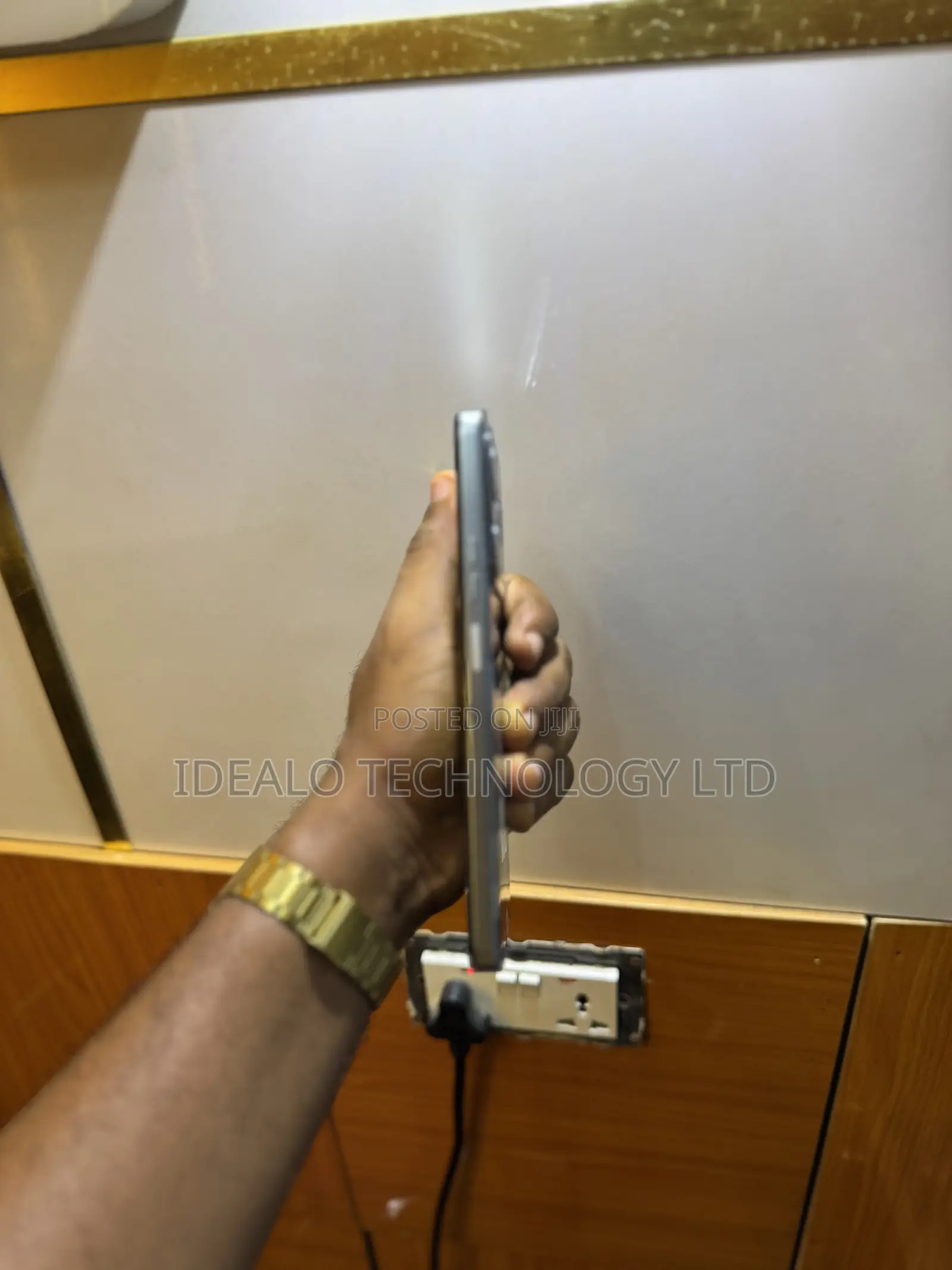 Tecno Pova 6 Neo 128 GB Silver