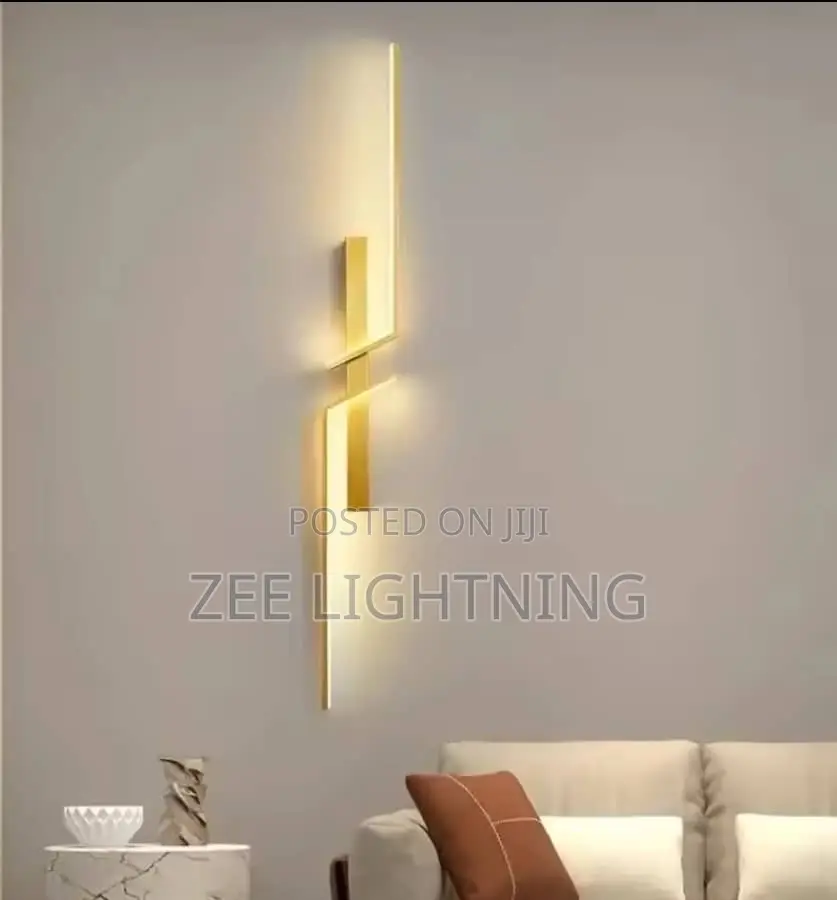 Led Wall Bracket (Black/Gold)