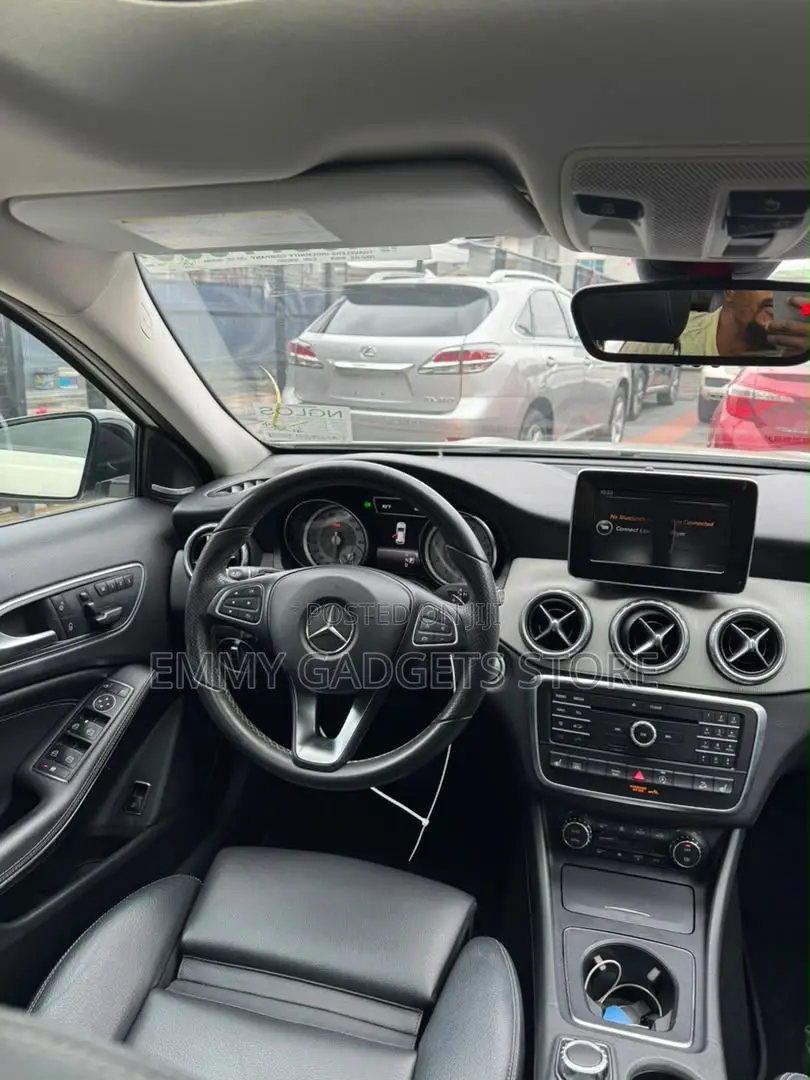 Mercedes-Benz GLA 250 2017 White