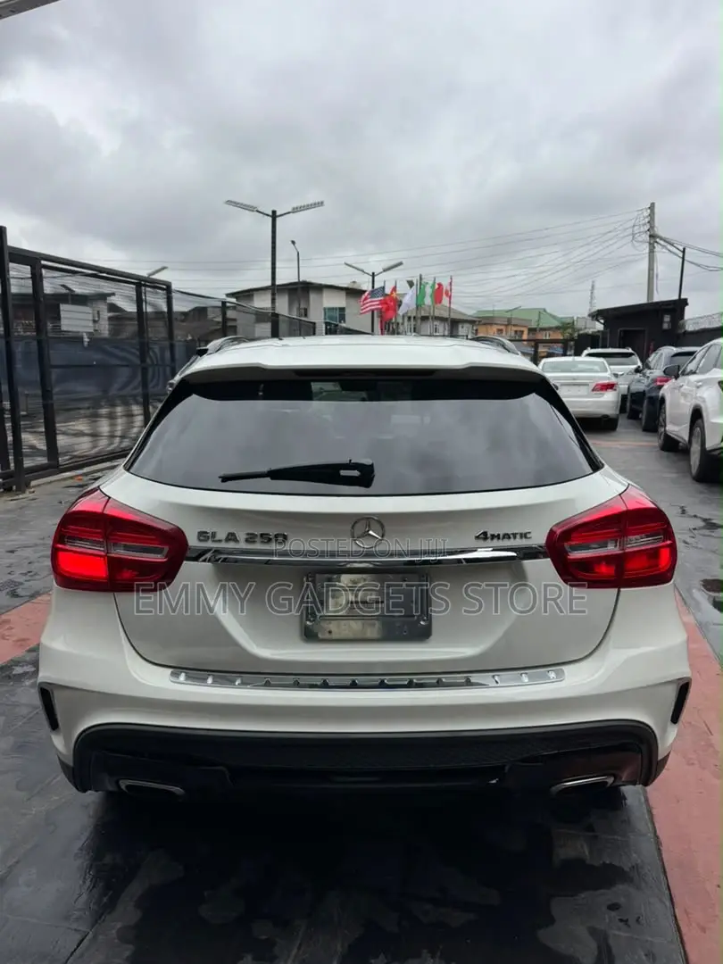 Mercedes-Benz GLA 250 2017 White