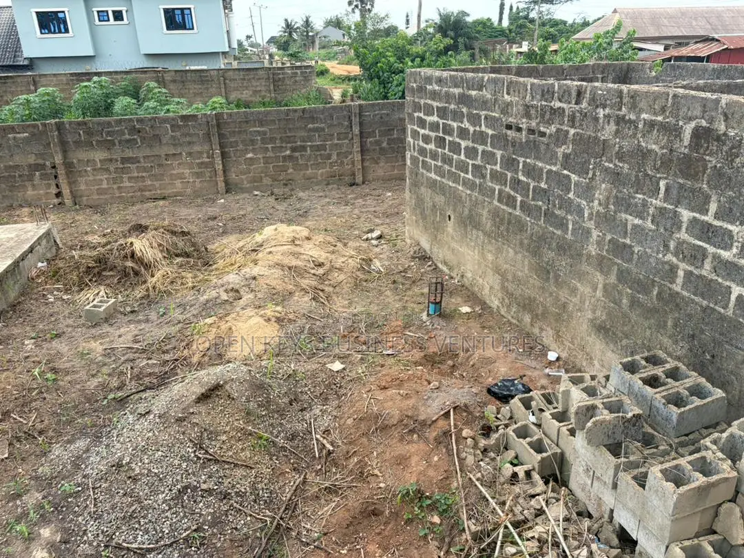 A Fenced and Gated 700sqm Land