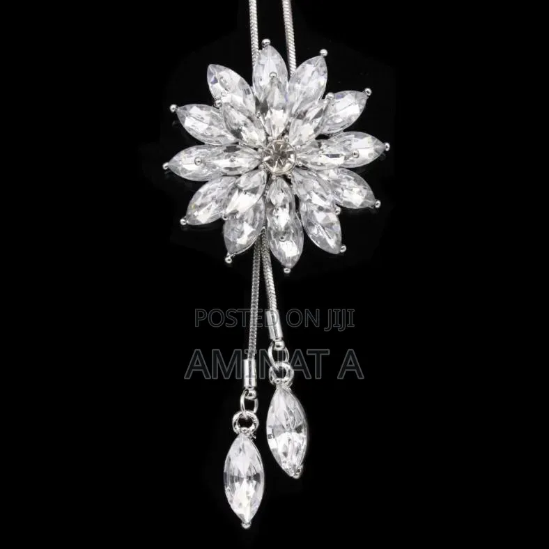 Toned Silver Layered Flower Pendant Necklace